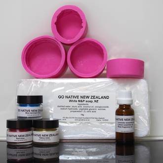 Melt & pour soapmaking kit - Round w/ flower edges